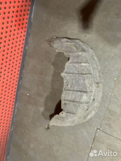 Защита арок задняя правая (подкрылок) Lexus Rx 4