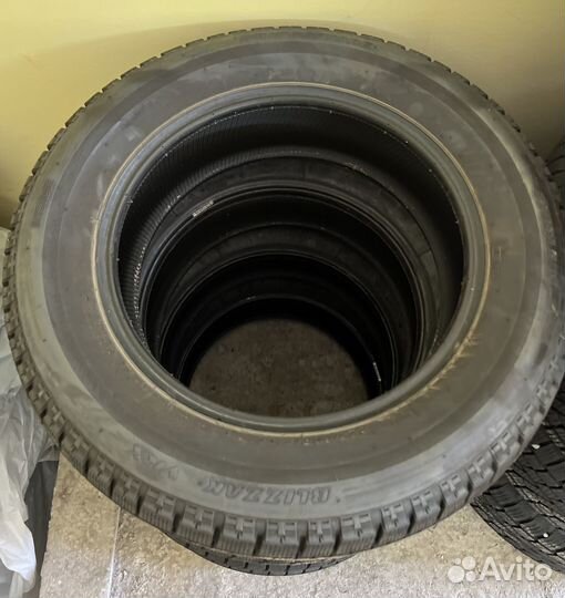 Bridgestone Blizzak VRX 225/60 R17 99S