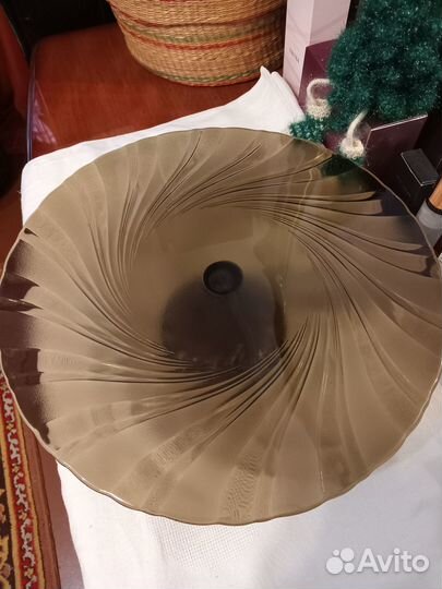 Тортница на ножке