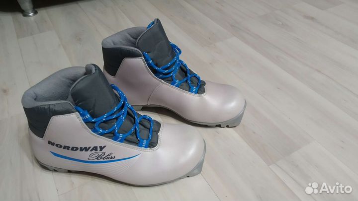 Лыжные ботинки 38
