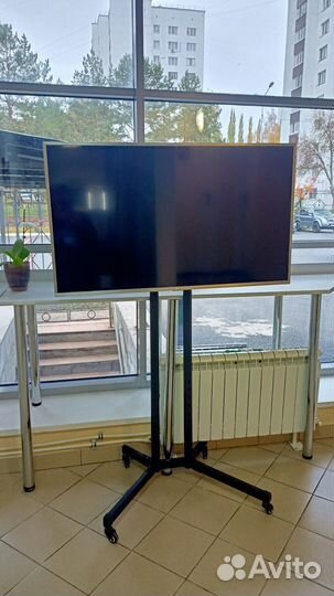 Аренда телевизора на стойке, аудио оборудования