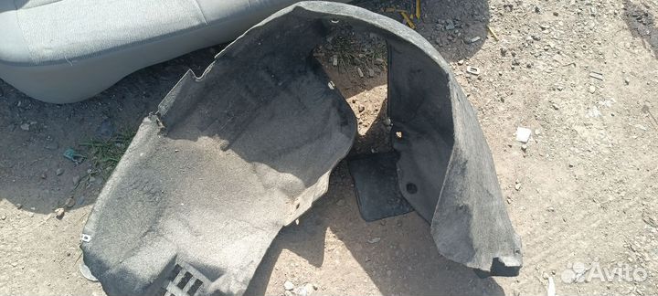 Ликер,подкрыльник левый LADA x-ray cross