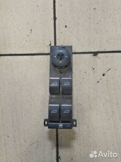 Блок управления стеклами левый Ford Focus 2 sida