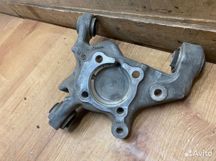 Кулак задний правый Mercedes C117 CLA GLA W246