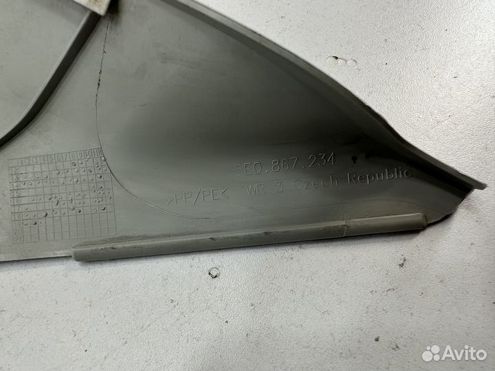 Skoda Octavia A7 обшивка передней стойки правая