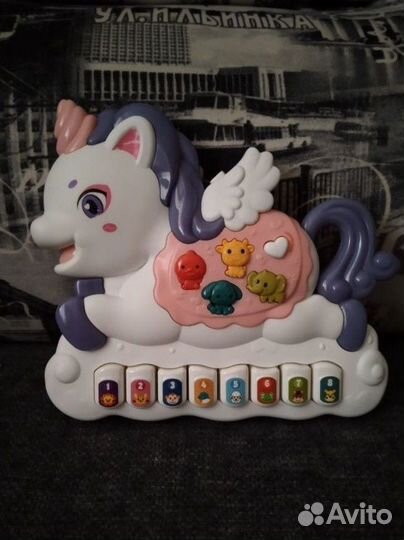 Музыкальная игрушка пианино