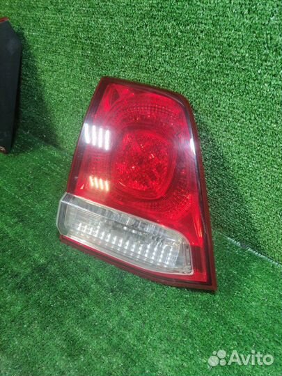 Фонарь внутренний задний левый Toyota Land Cruiser