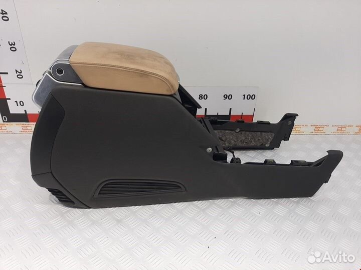 Подлокотник для Land Rover Range Rover 3 LR027766