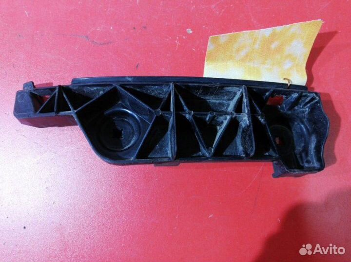 Кронштейн бампера задний левый Toyota Corolla