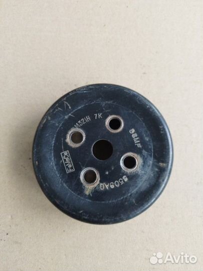 Шкив водяного насоса. Ford Focus седан sida