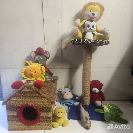 Домик для кошки с когтеточкой бу