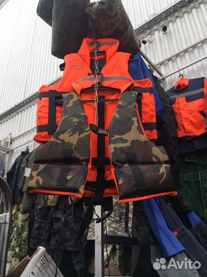 Спасательный жилет