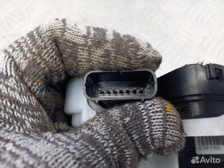 Замок двери передней правой Hyundai Ix 35 LM 1.7