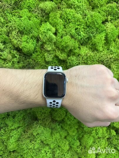 Apple Watch S7 41mm Starlight Nike Sport Band