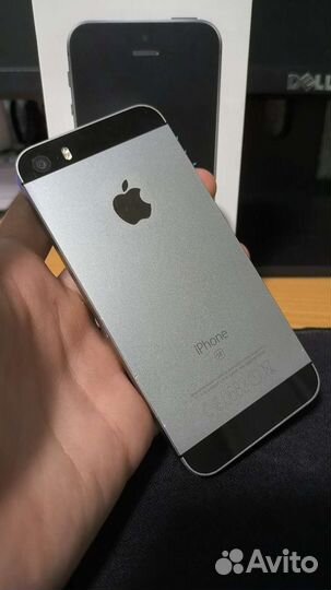 iPhone SE, 32 ГБ