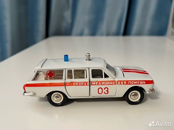 Советская модель волга газ 2402 скорая СССР