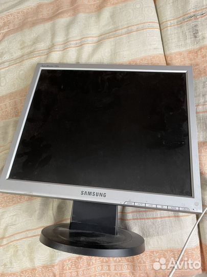 Монитор Samsung