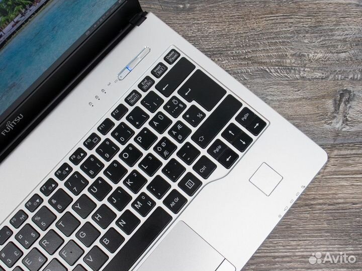 Fujitsu Lifebook S936