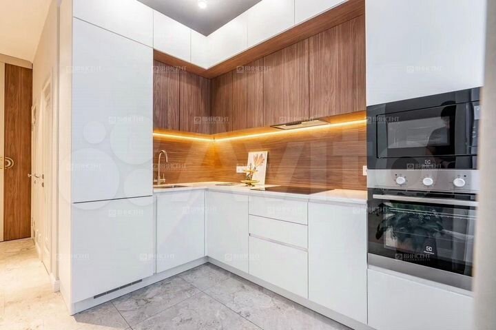 2-к. квартира, 57 м², 2/4 эт.