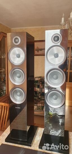 Bowers & Wilkins 704 S2