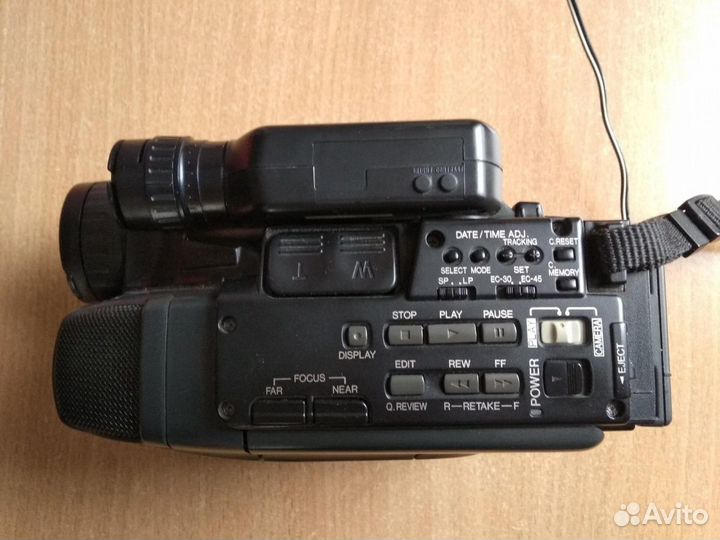Видеокамера JVC GR-AX43