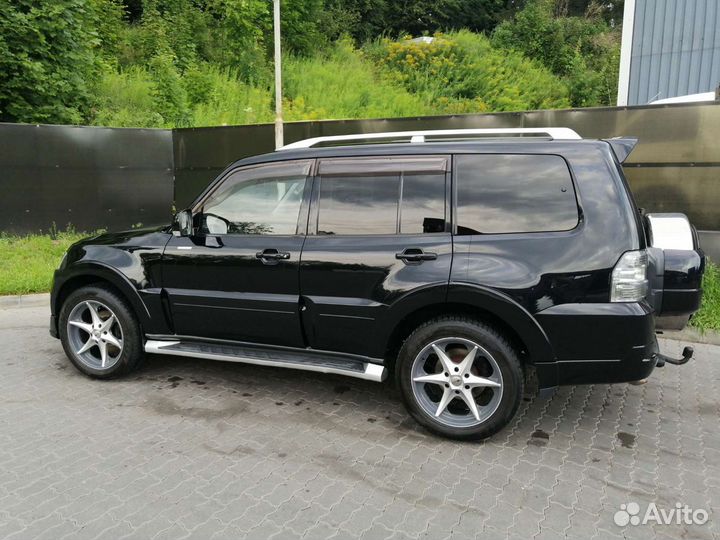 Mitsubishi Pajero 3.2 AT, 2007, 235 310 км
