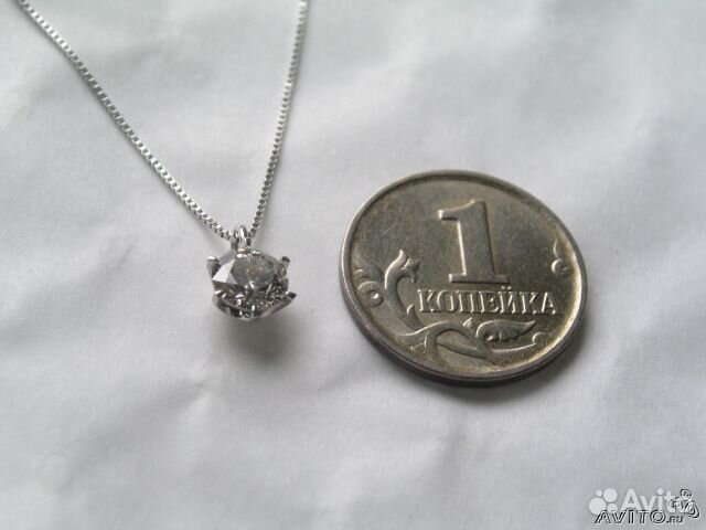 Кулон из белого золота с бриллиантом. Япония