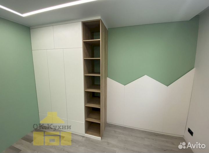 Шкаф с зеркалом