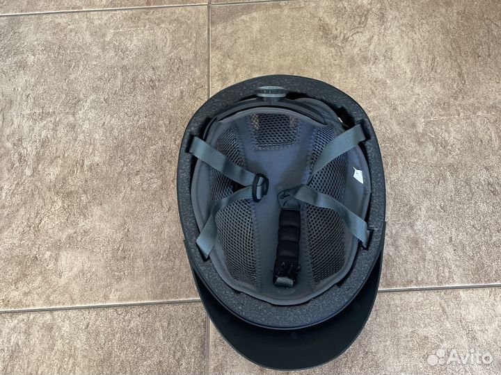 Шлем для конного спорта