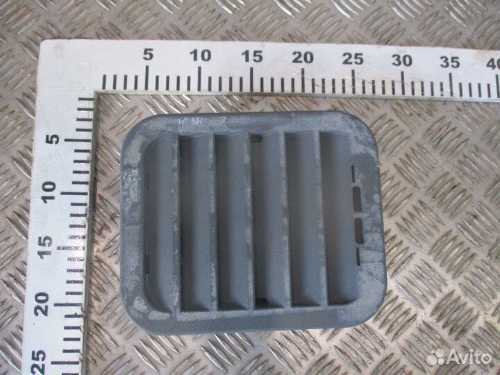 Воздушный дефлектор Iveco 504089632