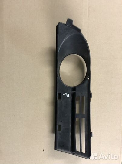 Решетка переднего бампера VW Touran 1T