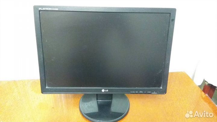 Монитор 19 дюймов LG W1942