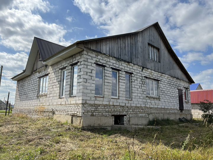 Дом 191 м² на участке 8,5 сот.