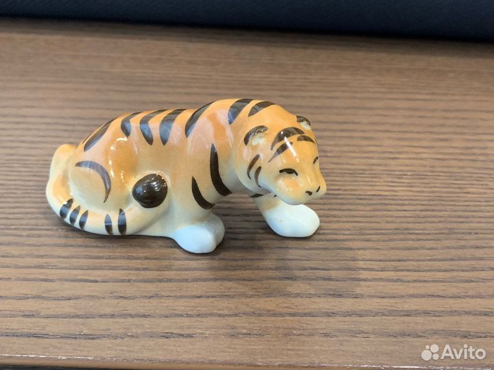 Фарфоровая Статуэтка Тигр лфз СССР 1970-е