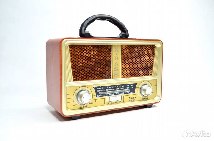 Ретро радиоприемник со встроенным аккумулятором
