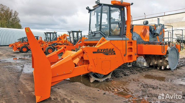 Уплотнительная машина UM-38(двиг ямз) - Компактор