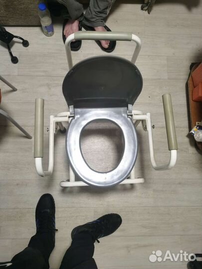 Санитарный стул туалет