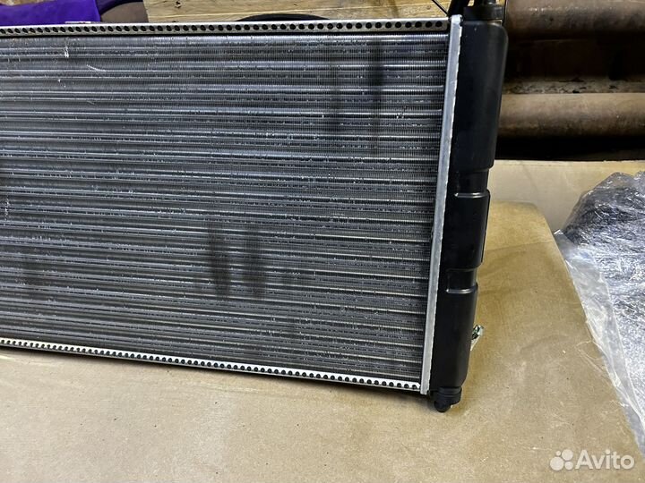 Радиатор охлаждения с вентилятором Niva Travel