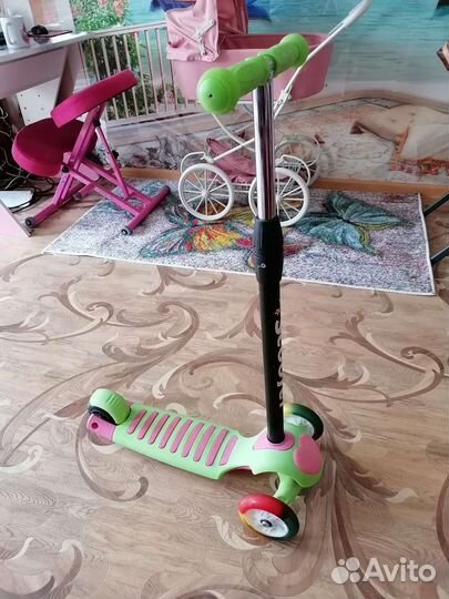 Самокат трехколесный