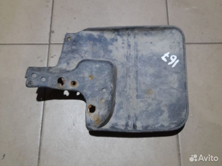 Брызговик правый задний Паджеро 2 под расширители