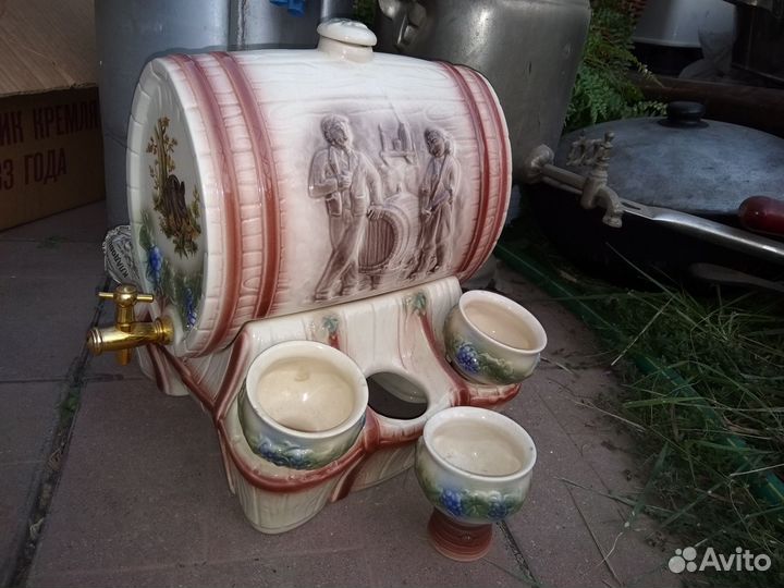 Глиняная бочка для вина