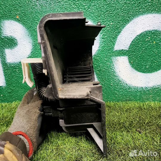 Моторчик отопителя Nissan Primera P12