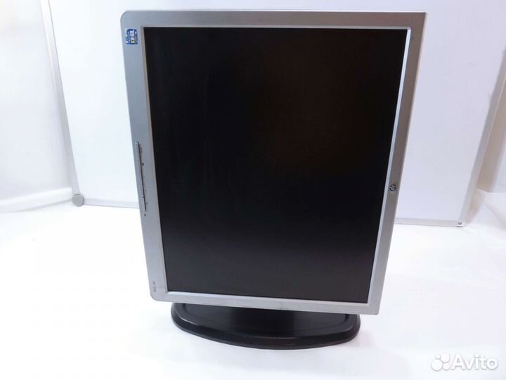 Монитор HP 17