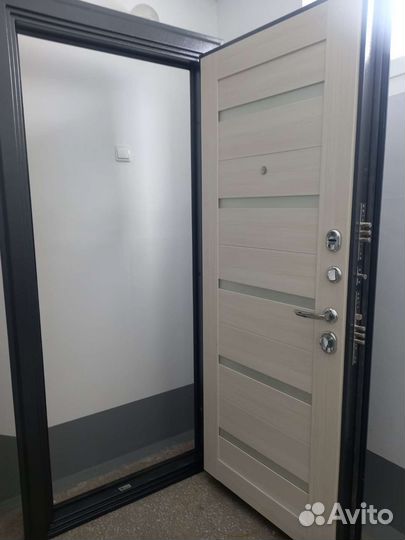 Дверь входная с 3-м магнитным контуром (Новые)