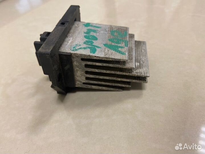 Резистор печки Kia Sportage KM G4GC 2010