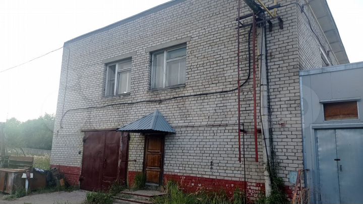 Здание, 712 м²