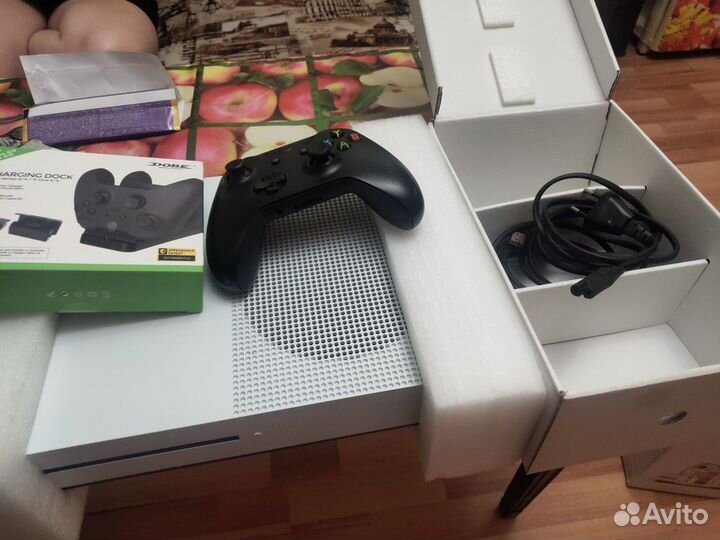 Xbox one s 1tb игровой комплект