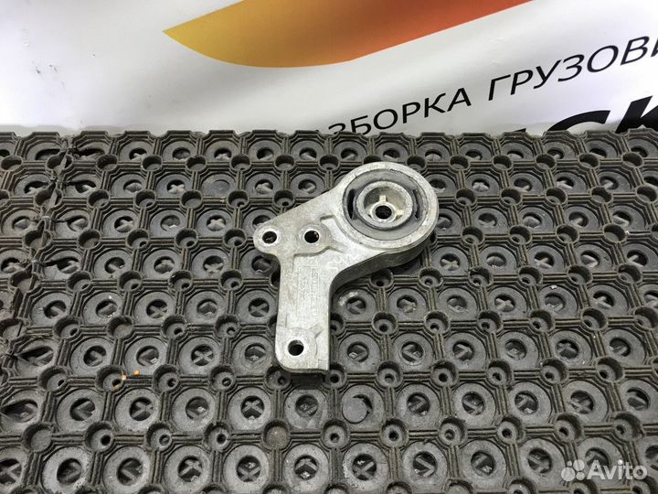 Кронштейн радиатора правый Scania 5-series