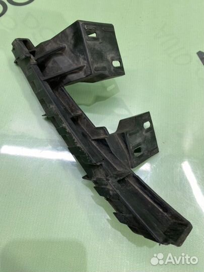 Крепление бампера переднее левое Audi Q7 4L 3.0D