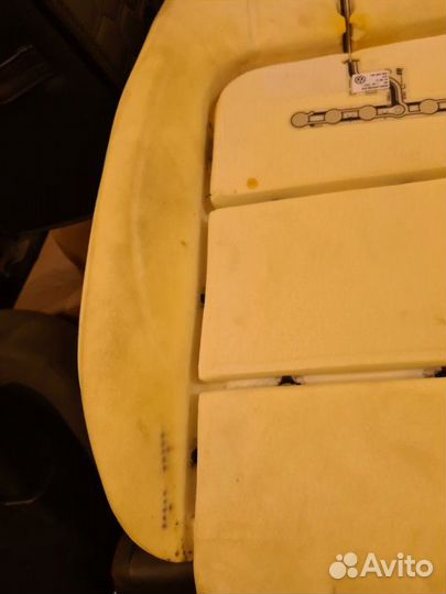 Обшивка сиденья Volkswagen Tiguan 1 2010